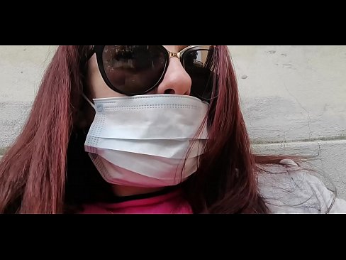 ❤️ Nicoletta se răzbună pe vecinul ei și face pipi în garajul lui (Special Covid19 Carantină italiană) ❌ at us ❌