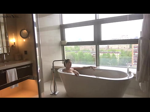 ❤️ Gagică imensă care își masturbează cu pasiune păsărica în baie ❌ at us ❌