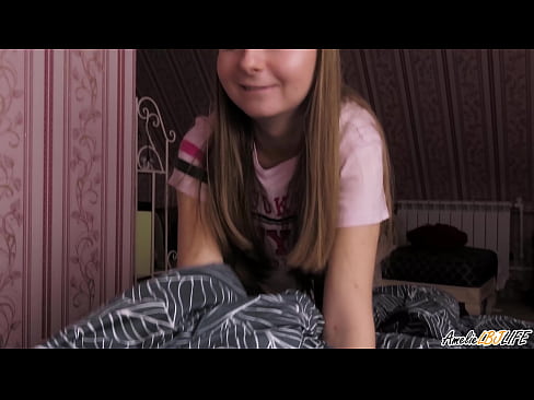 ❤️ Blondina îi suge adânc prietenei ei și primește spermă în gură ❌ at us ❌